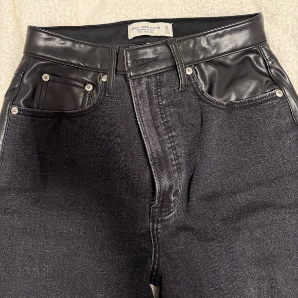 Abercrombie & Fitch - The Ankle Straight Ultra High Rise - Picture 1 of 5